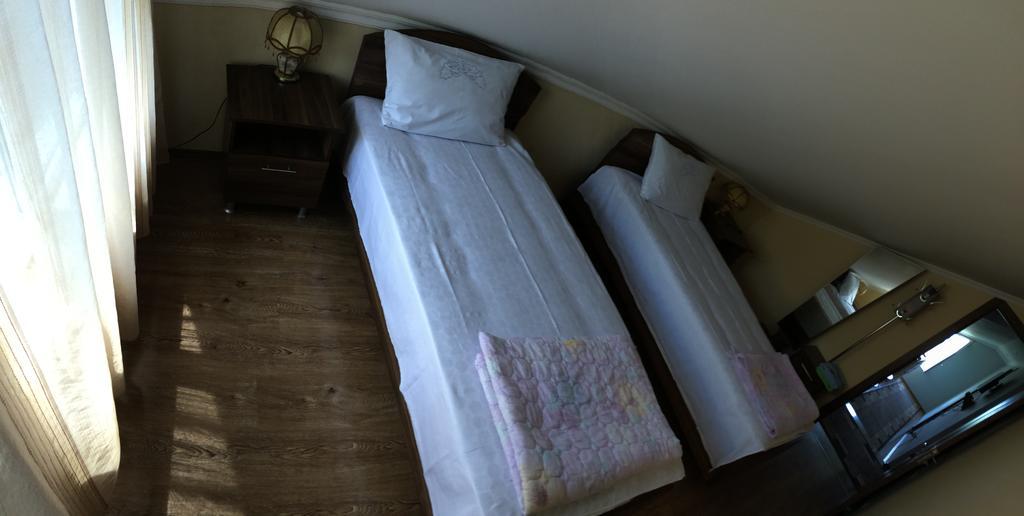 Mari Guest House Telavi Eksteriør bilde