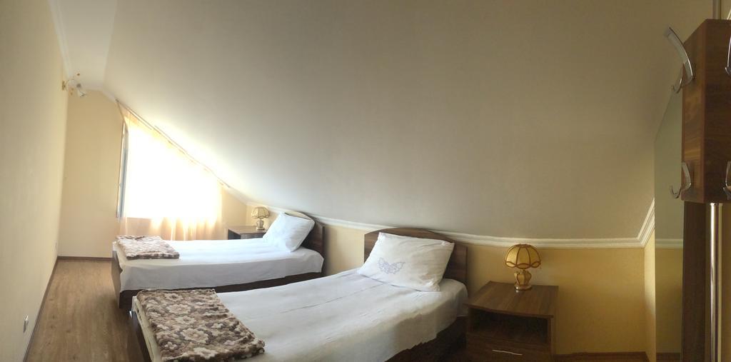 Mari Guest House Telavi Eksteriør bilde
