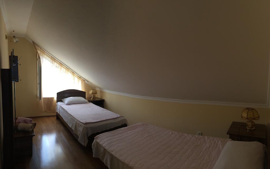 Mari Guest House Telavi Eksteriør bilde