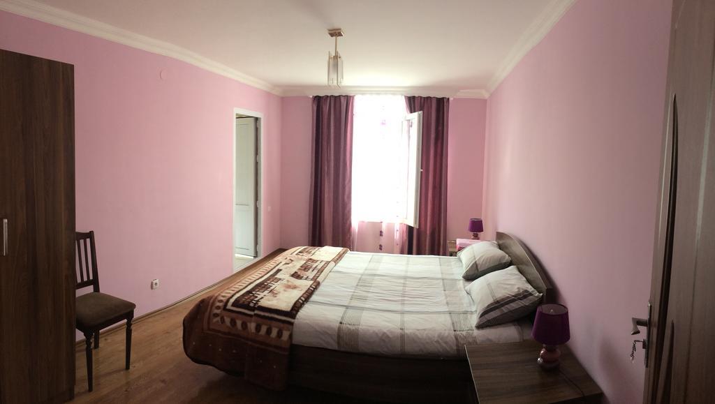 Mari Guest House Telavi Eksteriør bilde