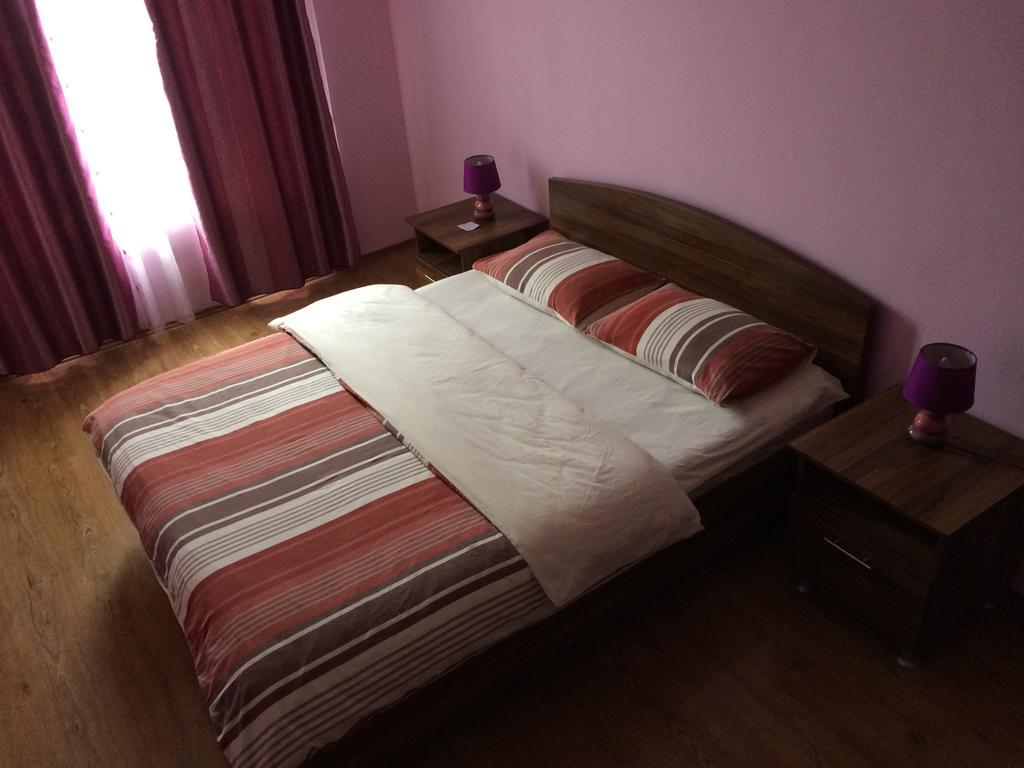 Mari Guest House Telavi Eksteriør bilde