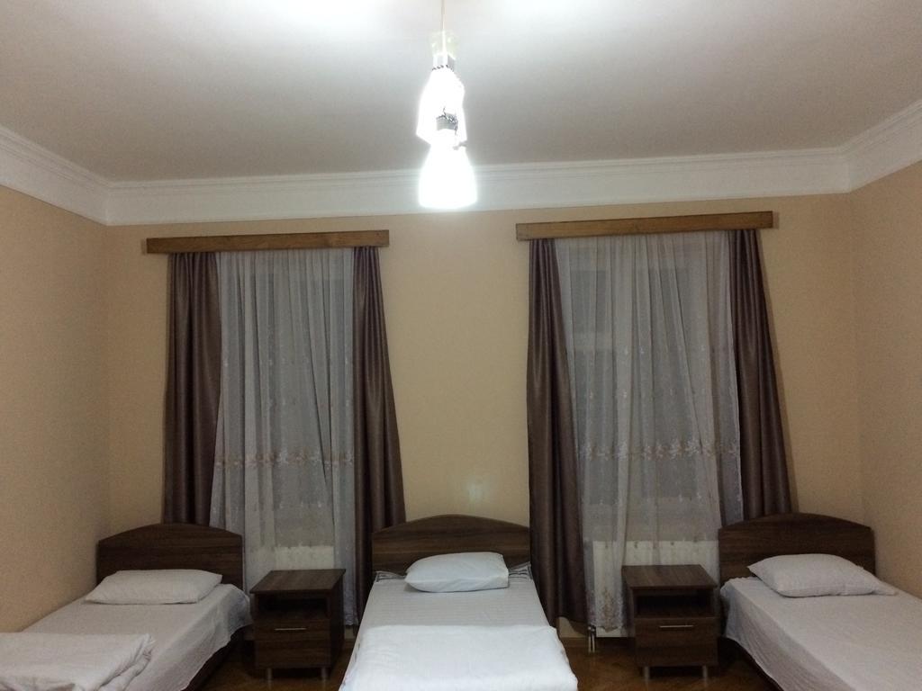 Mari Guest House Telavi Eksteriør bilde