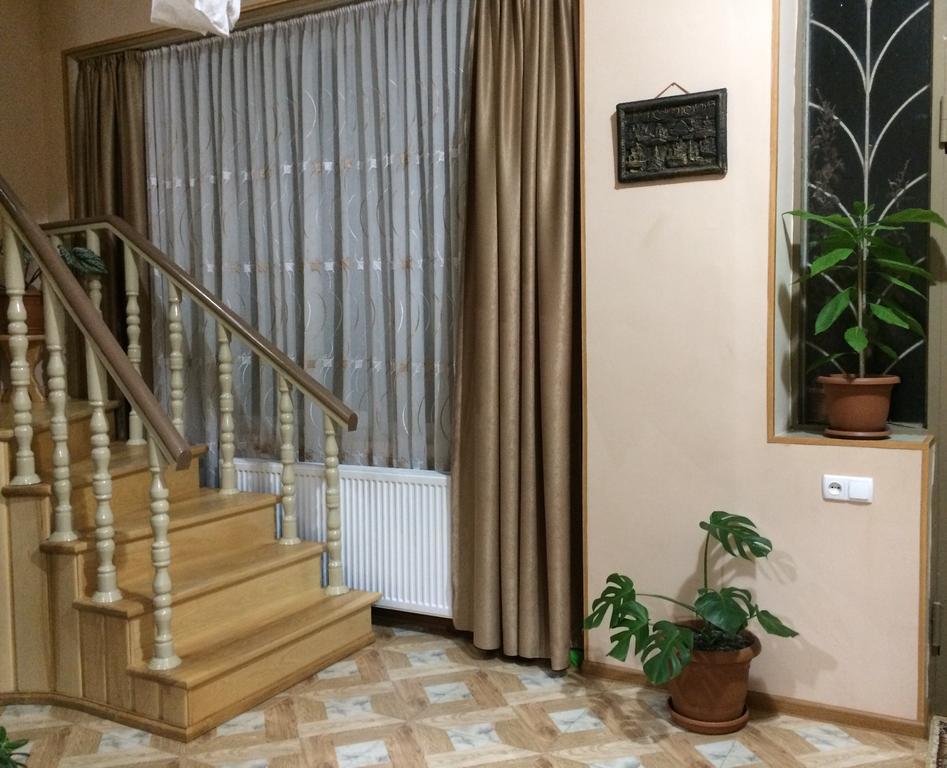 Mari Guest House Telavi Eksteriør bilde